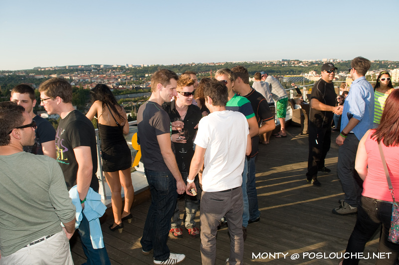 MINIMAL PEOPLE ON THE ROOF 2  - Sobota 8. 9. 2012