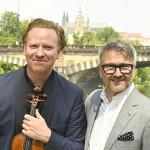 Daniel Hope rozezní Prahu koncertem na unikátní plovoucí scéně na Vltavě